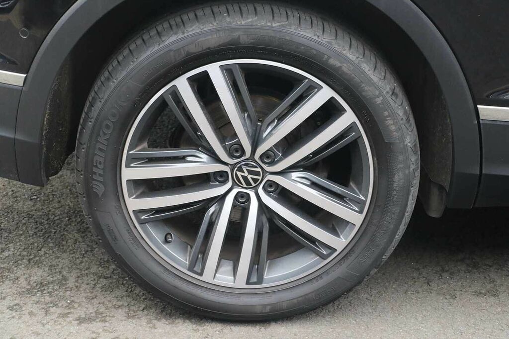 Volkswagen Tiguan 1.5 Tsi 150 Elegance Dsg SA23ZXU Black #5