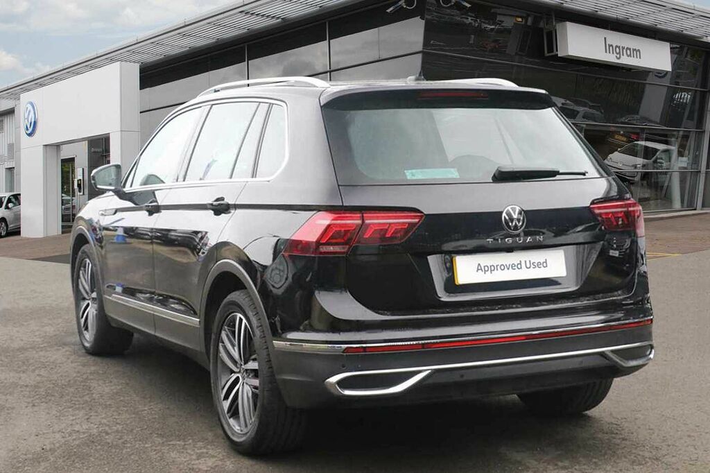 Volkswagen Tiguan 1.5 Tsi 150 Elegance Dsg SA23ZXU Black #3