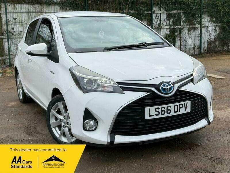 Toyota Yaris 1.5 Vvt-h Excel Hatchback LS66OPV White #2