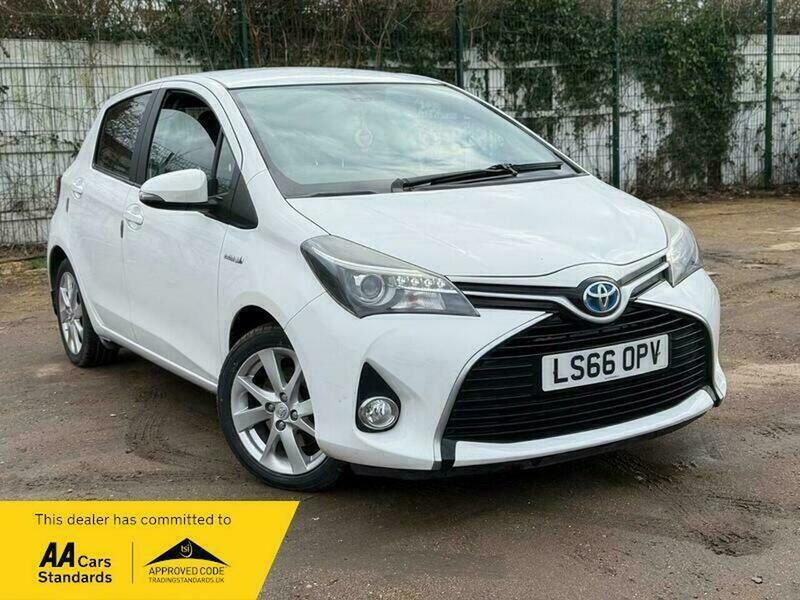 Toyota Yaris 1.5 Vvt-h Excel Hatchback LS66OPV White #5