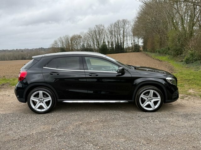 Mercedes-Benz GLA Class 2017 2.1 Gla200d Amg Line Suv Eu LO67ONH Black #5