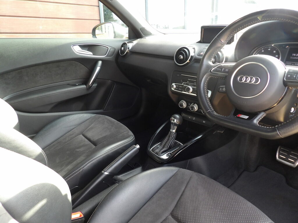 Audi A1 1.4 Tfsi 150 Black Edition S Tronic Ver MA67GWM Black #6