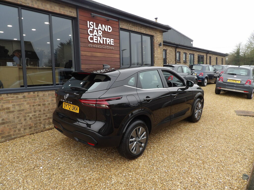 Nissan Qashqai 1.3 Dig-t Mh Visia DY72UKH Black #6