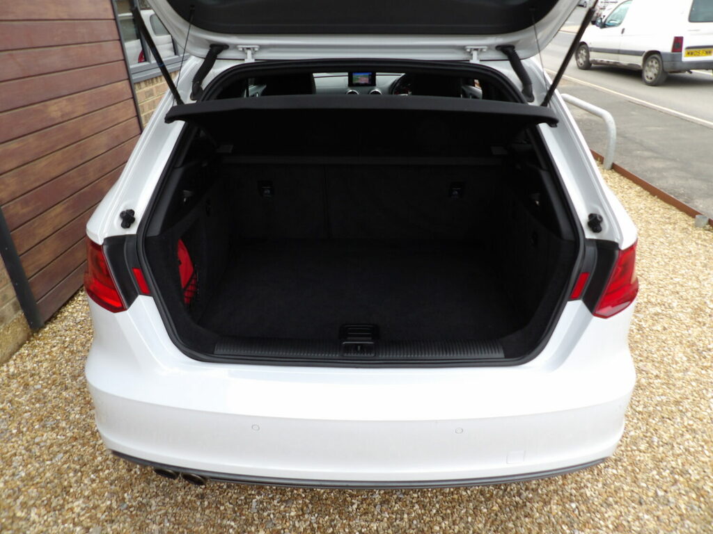 Audi A3 Sportback 1.4 Tfsi S Line HY64XRB White #6