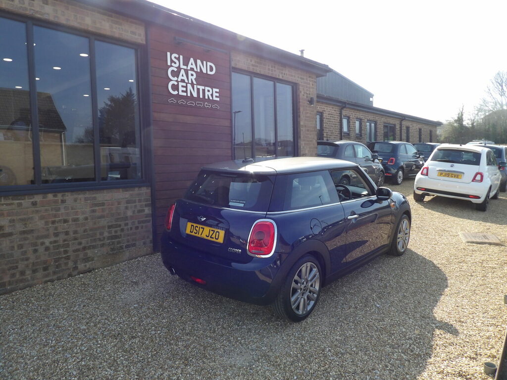 Mini Hatch Special Edition 1.5 Cooper Seven Chili DS17JZO Blue #4
