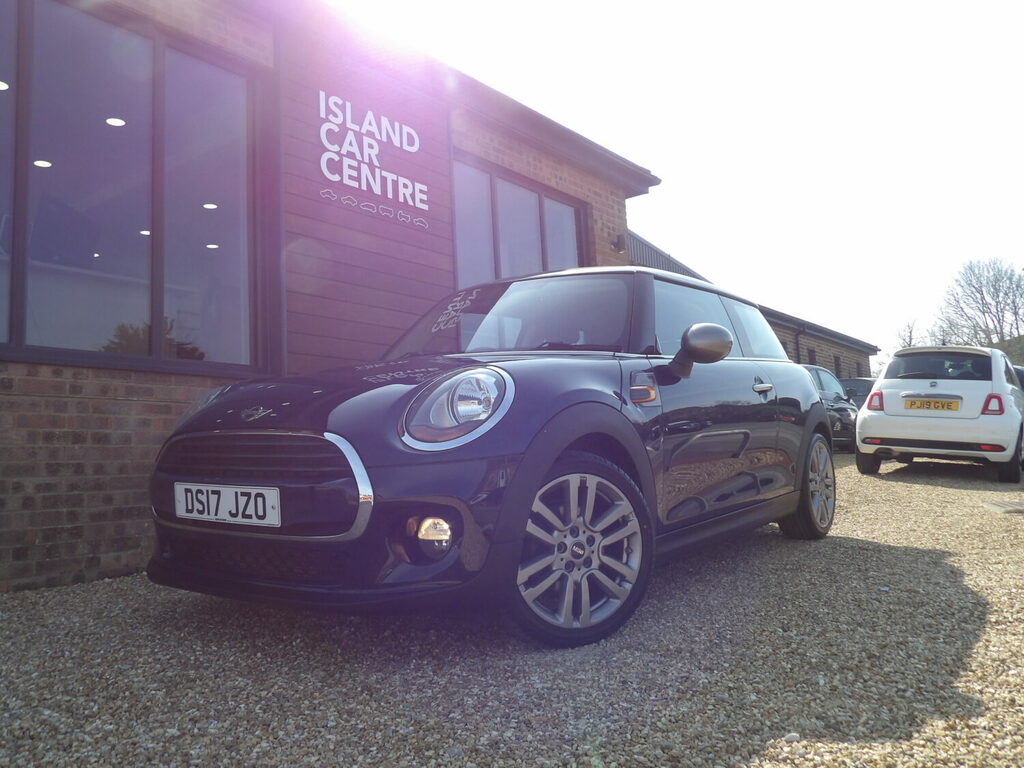 Mini Hatch Special Edition 1.5 Cooper Seven Chili Blue