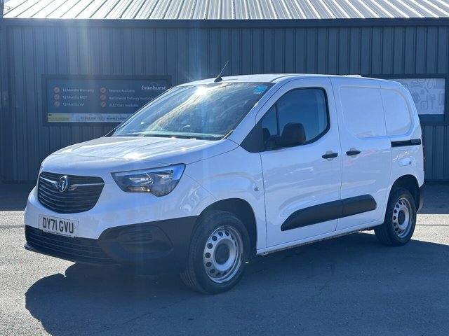 Vauxhall Combo 1.5 Turbo D 2300 Dynamic Panel Van Manu DY71GVU White #2