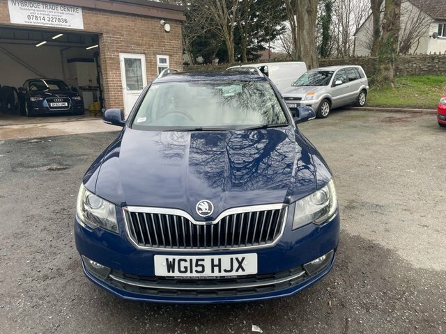 Skoda Superb 2.0 Tdi Elegance Estate Euro 5 Blue