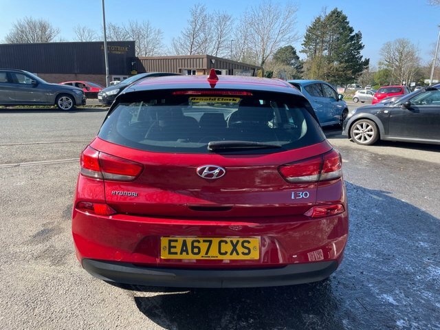 Hyundai I30 1.6 Crdi Blue Drive Se Nav Hatchback Ma EA67CXS Red #5