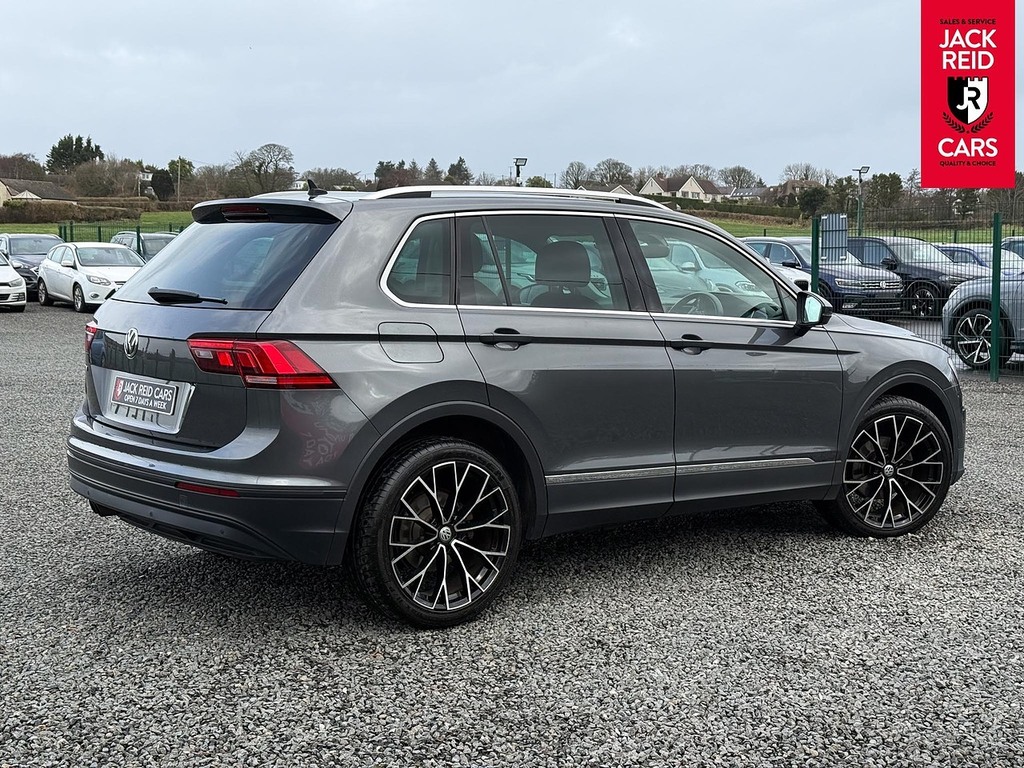 Volkswagen Tiguan Suv  Grey #4