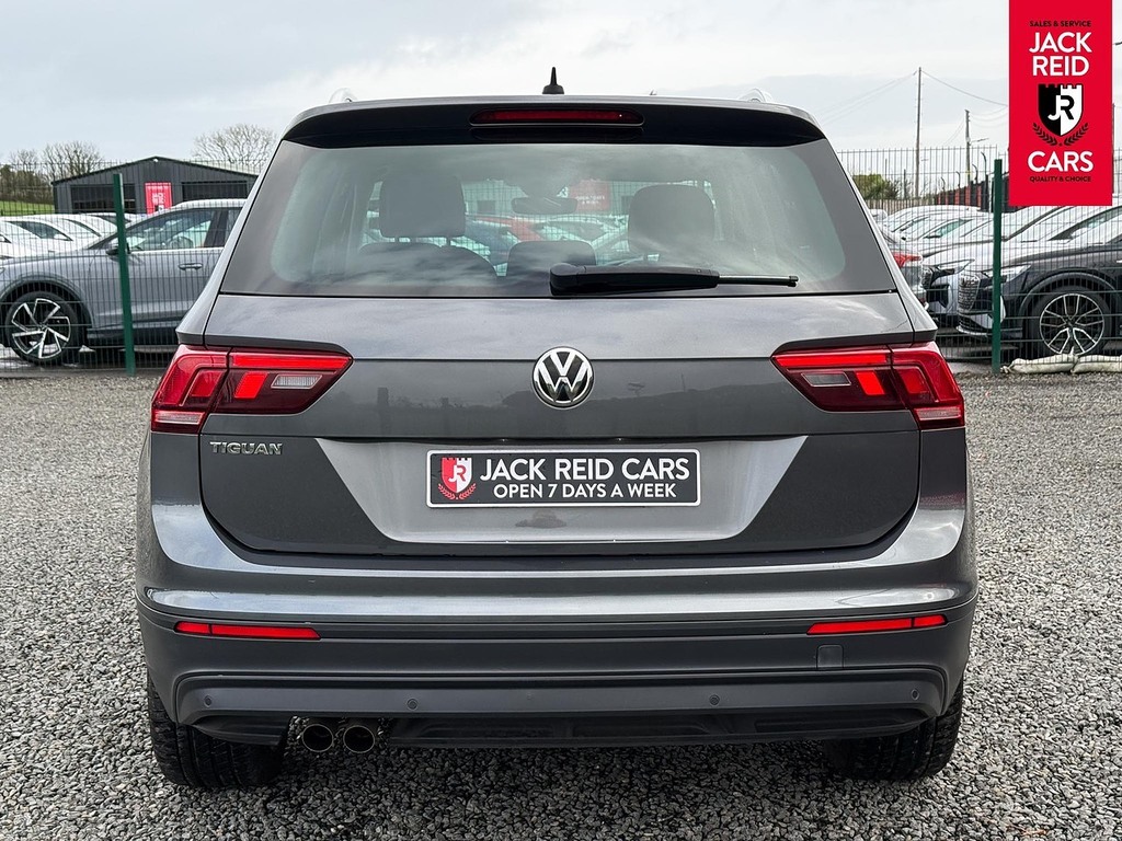 Volkswagen Tiguan Suv  Grey #3