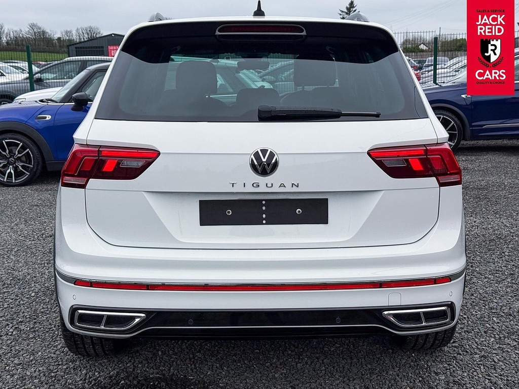 Volkswagen Tiguan Suv  White #3