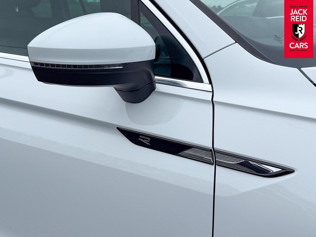 Volkswagen Tiguan Suv  White #5