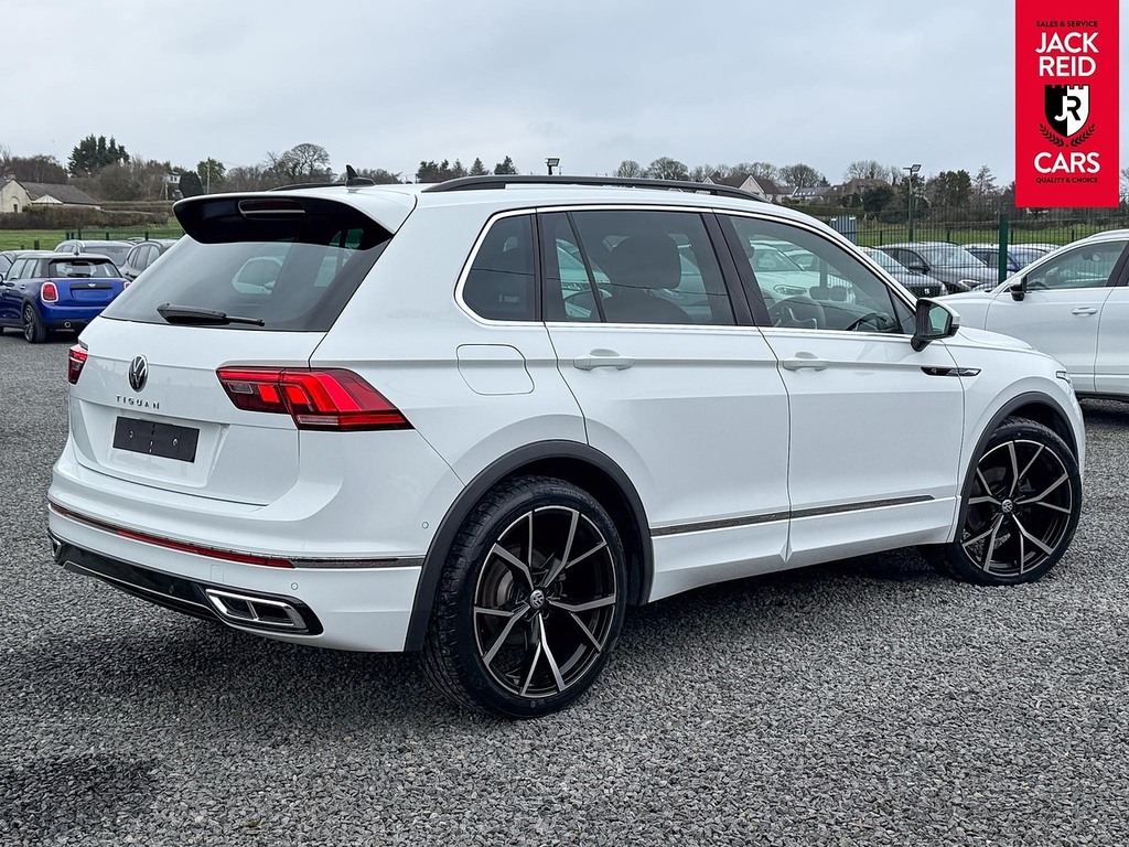 Volkswagen Tiguan Suv  White #4