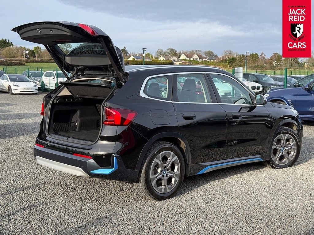 BMW iX1 Suv YG23ZNT Black #6