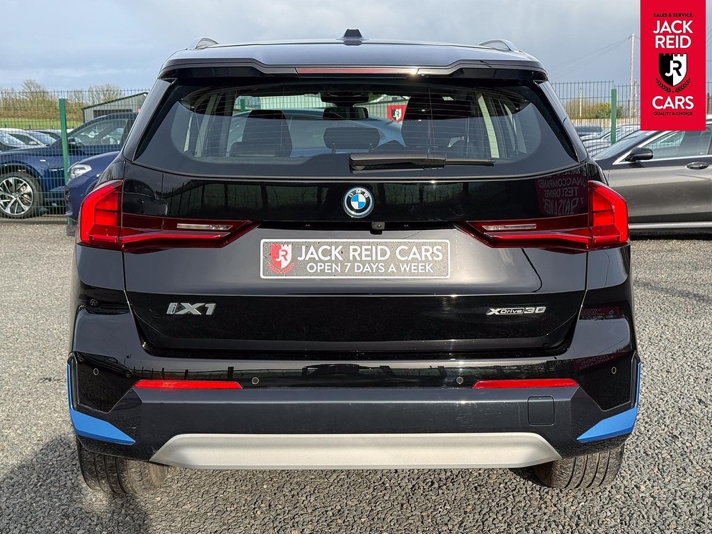 BMW iX1 Suv YG23ZNT Black #4