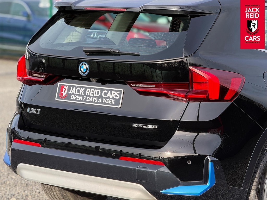 BMW iX1 Suv YG23ZNT Black #5
