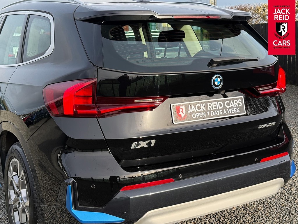 BMW iX1 Suv YG23ZNT Black #3