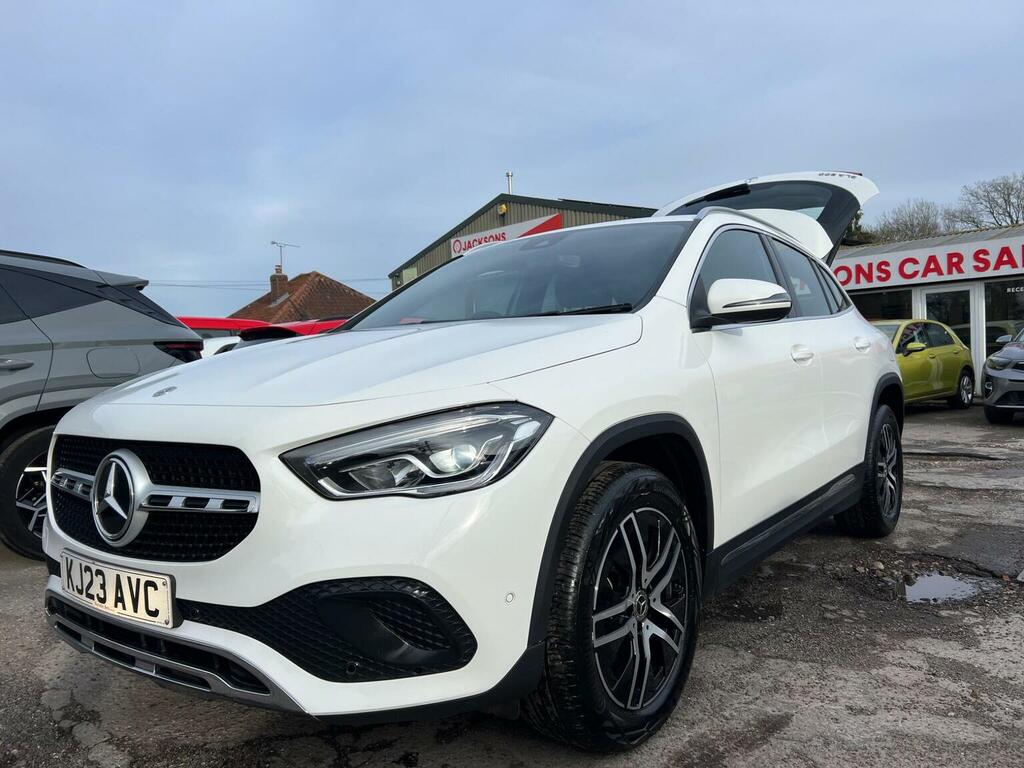Mercedes-Benz GLA Class Suv 1.3 Gla200h Mhev Sport Executive 7G-dct Euro White