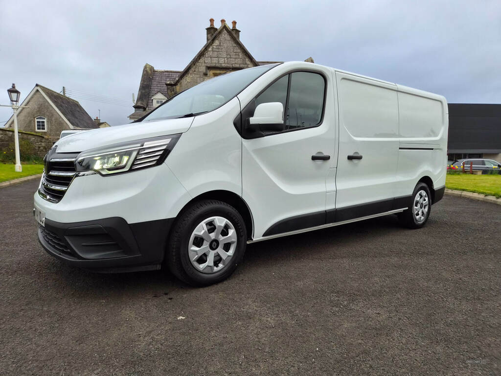 Renault Trafic Ll30 Blue Dci 150 Advance Safety Van Edc MH74YDJ White #3