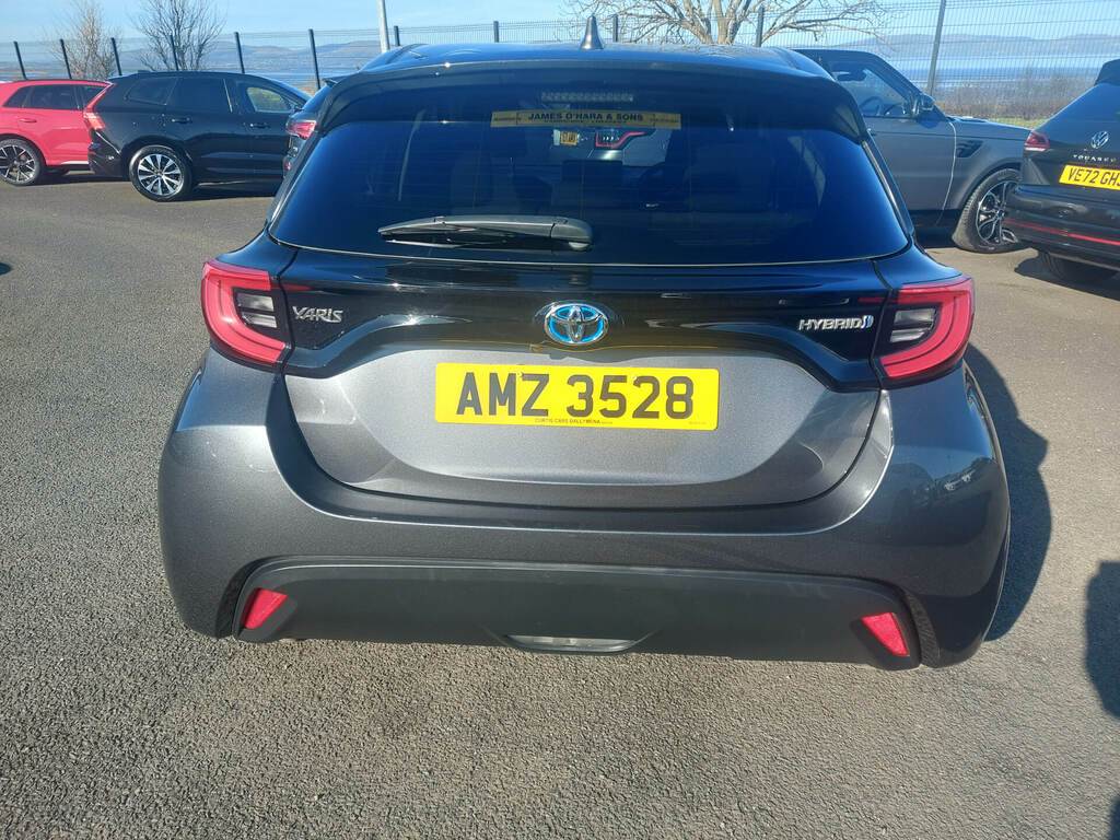 Toyota Yaris 1.5 Hybrid Design Cvt AMZ3528 Grey #5