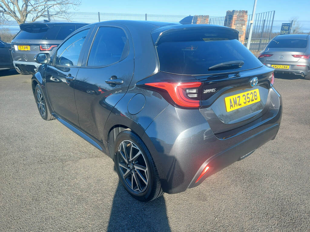 Toyota Yaris 1.5 Hybrid Design Cvt AMZ3528 Grey #4