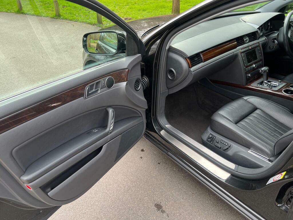 Volkswagen Phaeton  Black #13