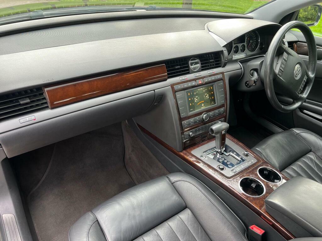 Volkswagen Phaeton  Black #15