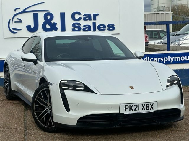 Porsche Taycan Performance Plus 93.4Kwh Saloon White