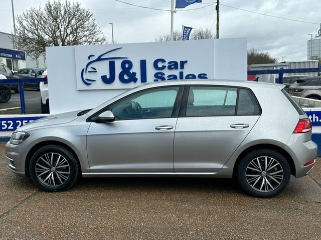 Volkswagen Golf 1.6 Tdi Se Nav Hatchback Euro 6 DF67KHJ Silver #3