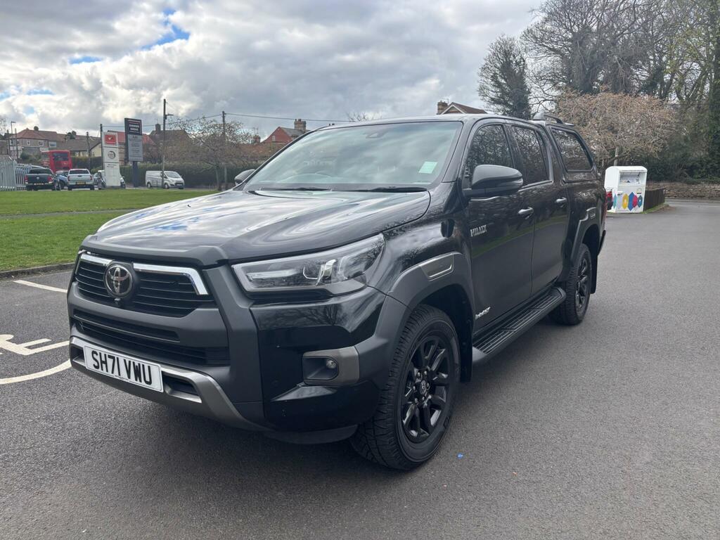 Toyota HILUX 2.8 D-4d Invincible X 4Wd Euro 6 Ss SH71VWU Black #3