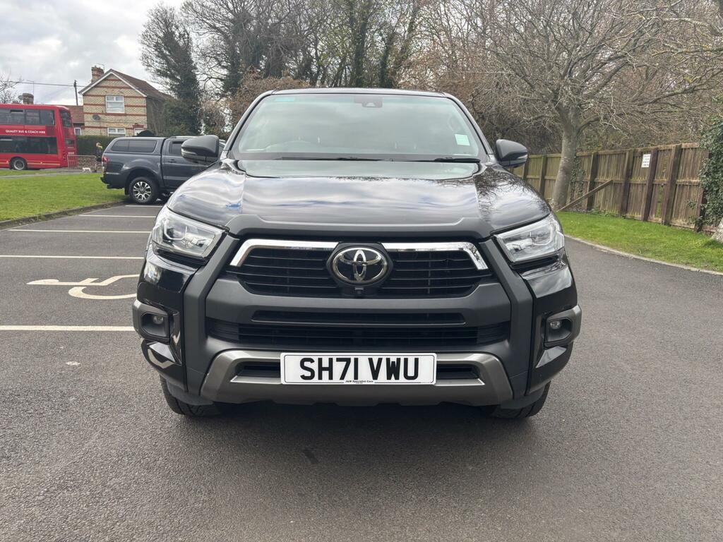 Toyota HILUX 2.8 D-4d Invincible X 4Wd Euro 6 Ss SH71VWU Black #2