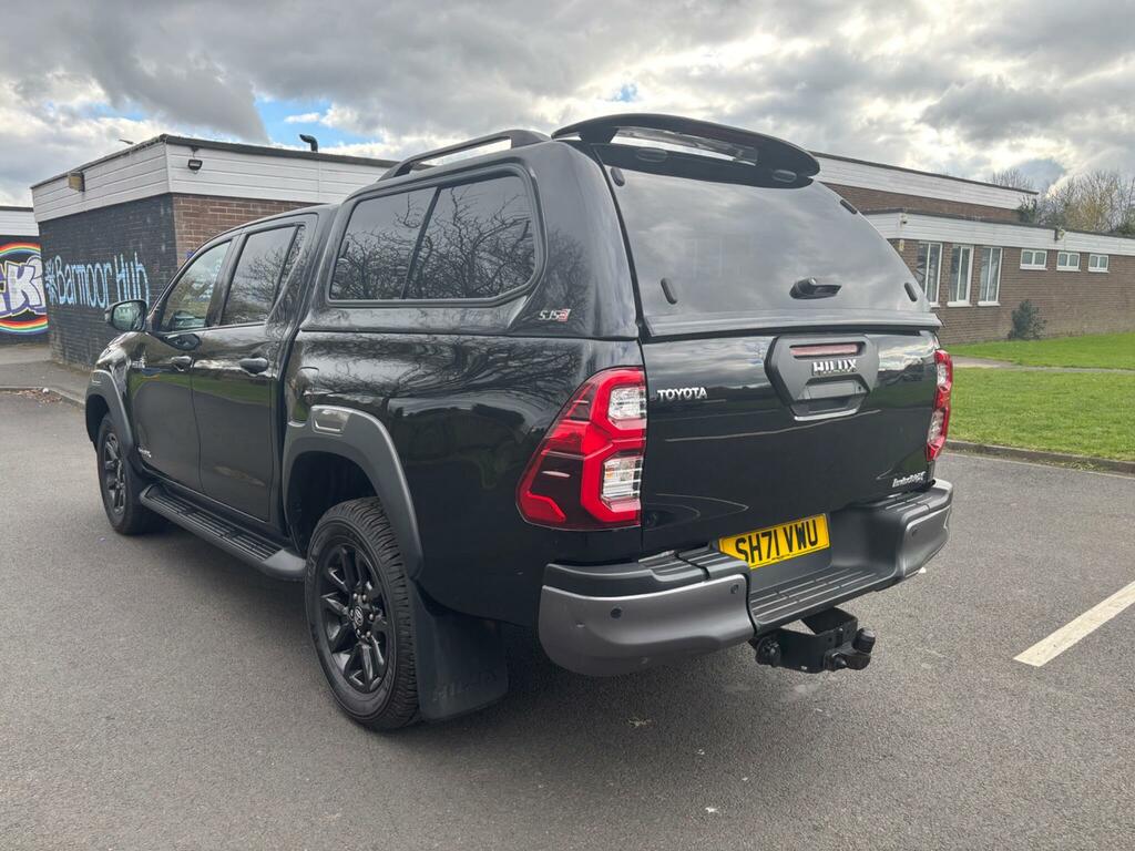 Toyota HILUX 2.8 D-4d Invincible X 4Wd Euro 6 Ss SH71VWU Black #5