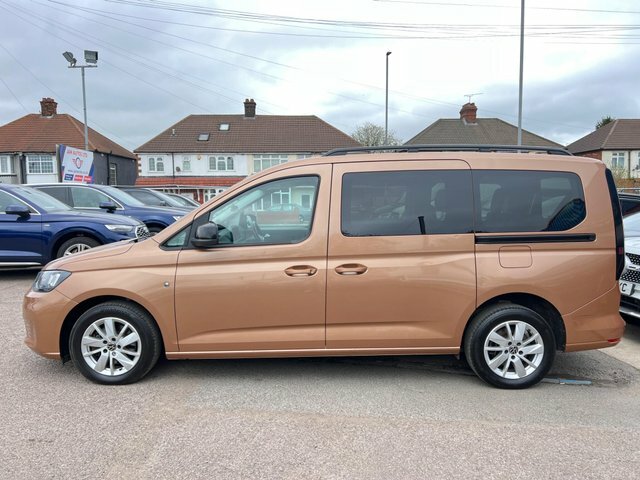 Volkswagen Caddy Maxi Life 2022 2.0 Tdi Life Dsg Euro 6 Ss KN72FWW Brown #4