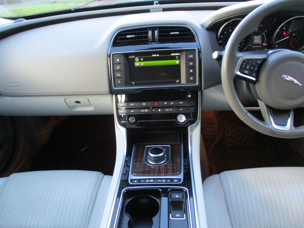 Jaguar XE 2.0I Portfolio Euro 6 Ss Blue #4