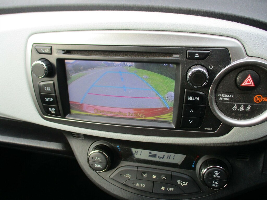 Toyota Yaris 1.5 Vvt-h Icon Plus Cvt Euro 5  #4