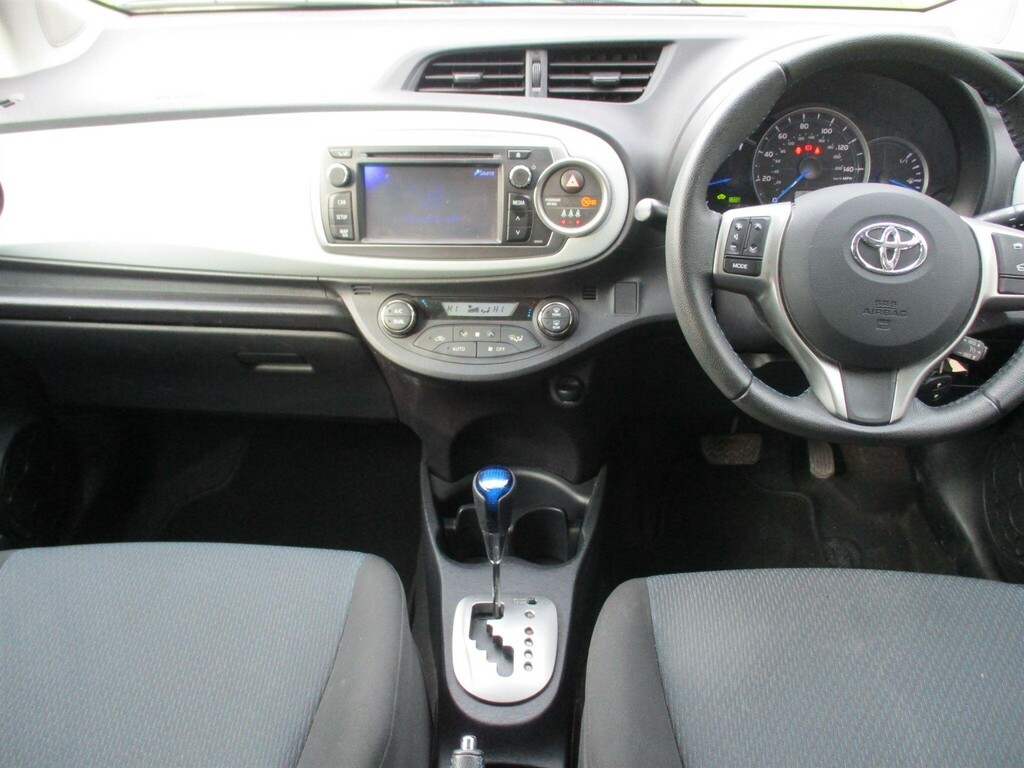Toyota Yaris 1.5 Vvt-h Icon Plus Cvt Euro 5  #2
