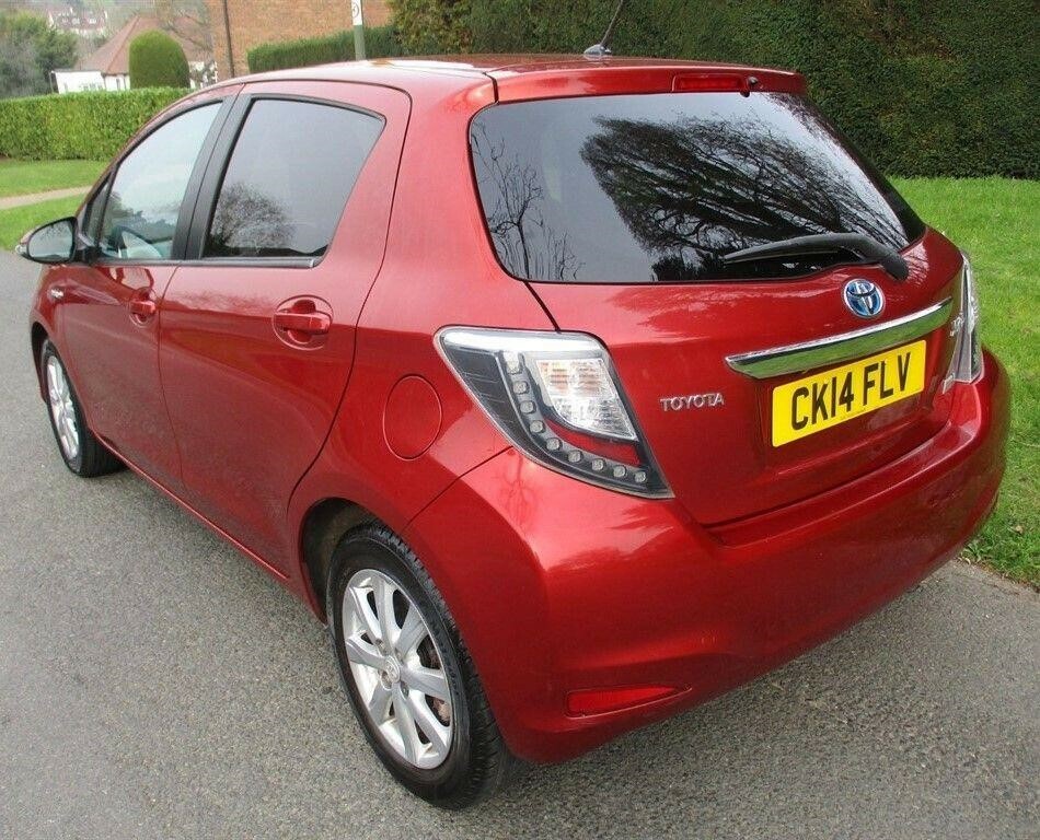 Toyota Yaris 1.5 Vvt-h Icon Plus Cvt Euro 5  #3