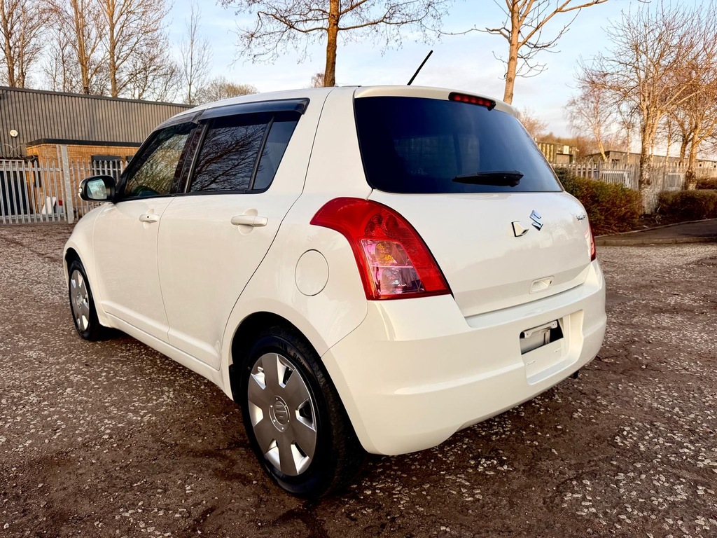 Suzuki Swift 1.2 Hatchback 4 B Grade Reverse C White #4