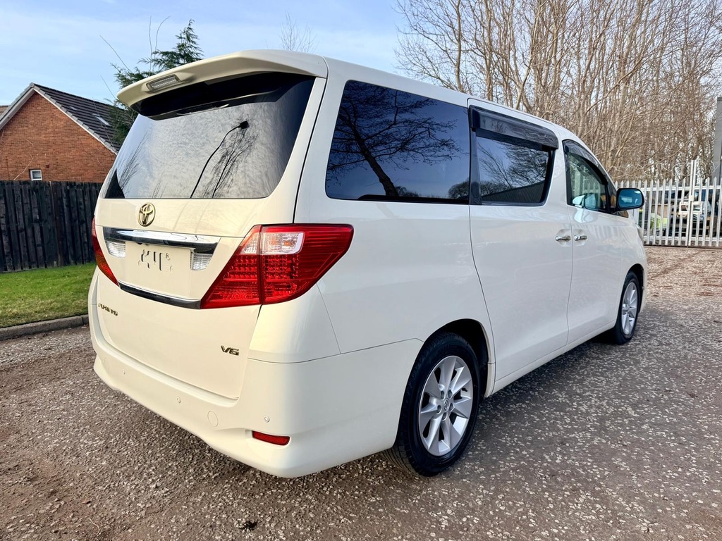 Toyota Alphard Fresh Import G Edition 3.5 V6 8 Seats Sunroof White #6