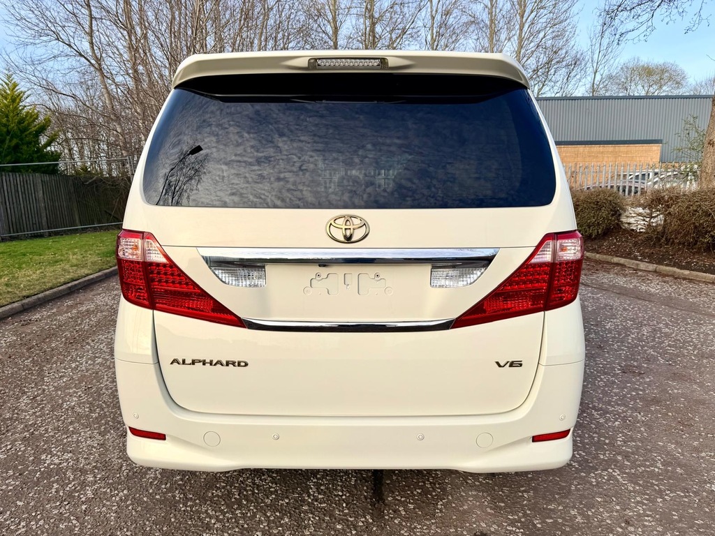 Toyota Alphard Fresh Import G Edition 3.5 V6 8 Seats Sunroof White #5