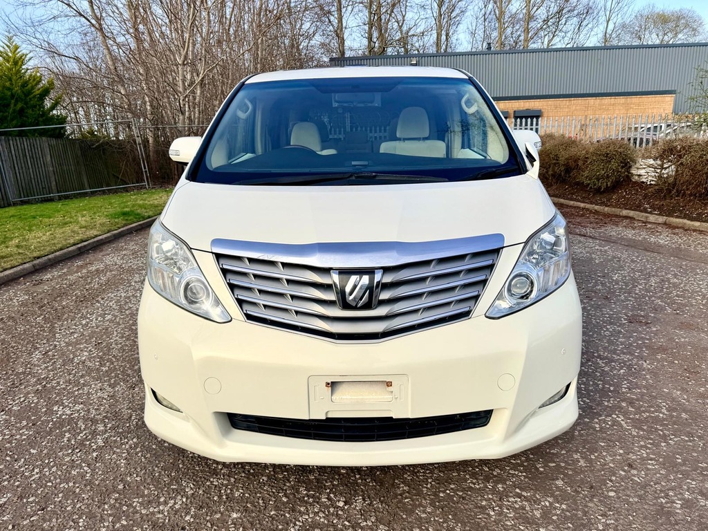 Toyota Alphard Fresh Import G Edition 3.5 V6 8 Seats Sunroof White #2