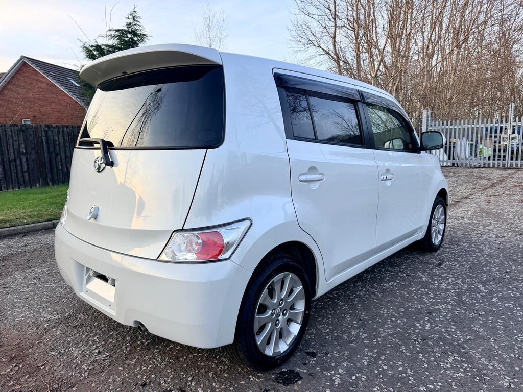 Toyota bB Fresh Import 1.5 Hatchback 4.5 White #4
