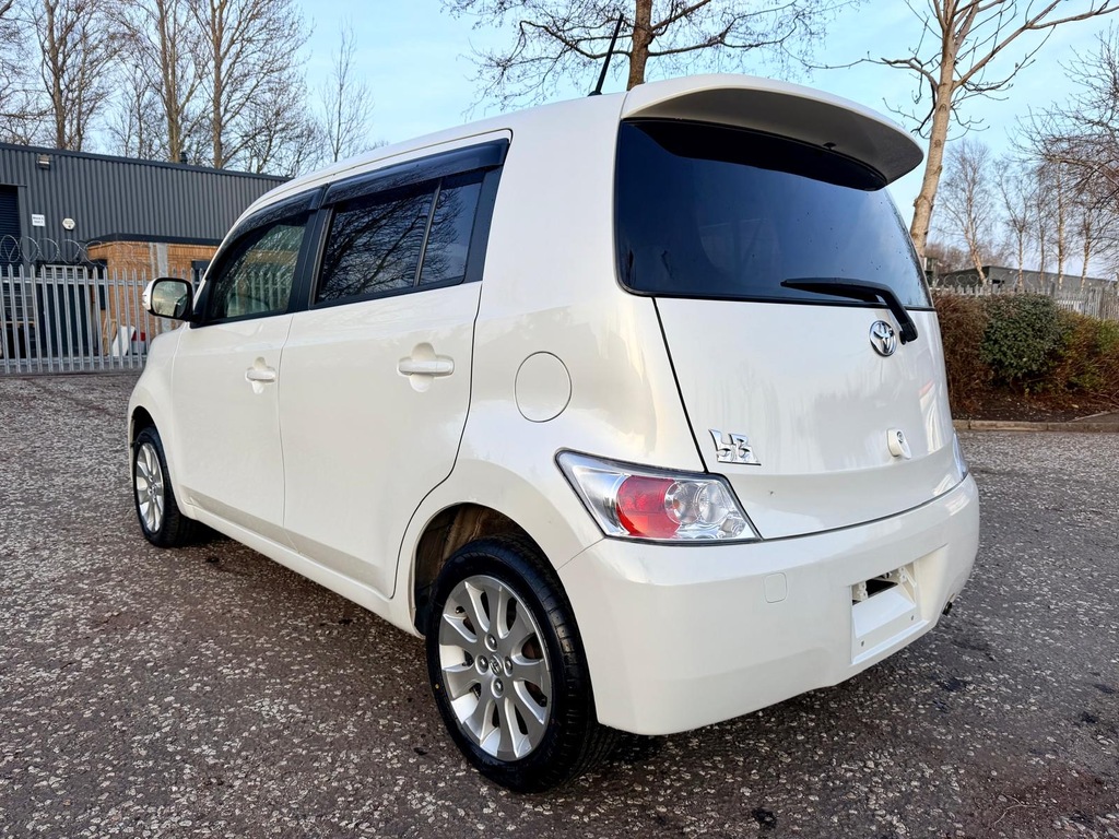 Toyota bB Fresh Import 1.5 Hatchback 4.5 White #6