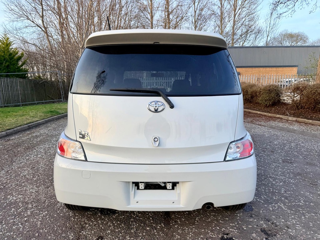 Toyota bB Fresh Import 1.5 Hatchback 4.5 White #5