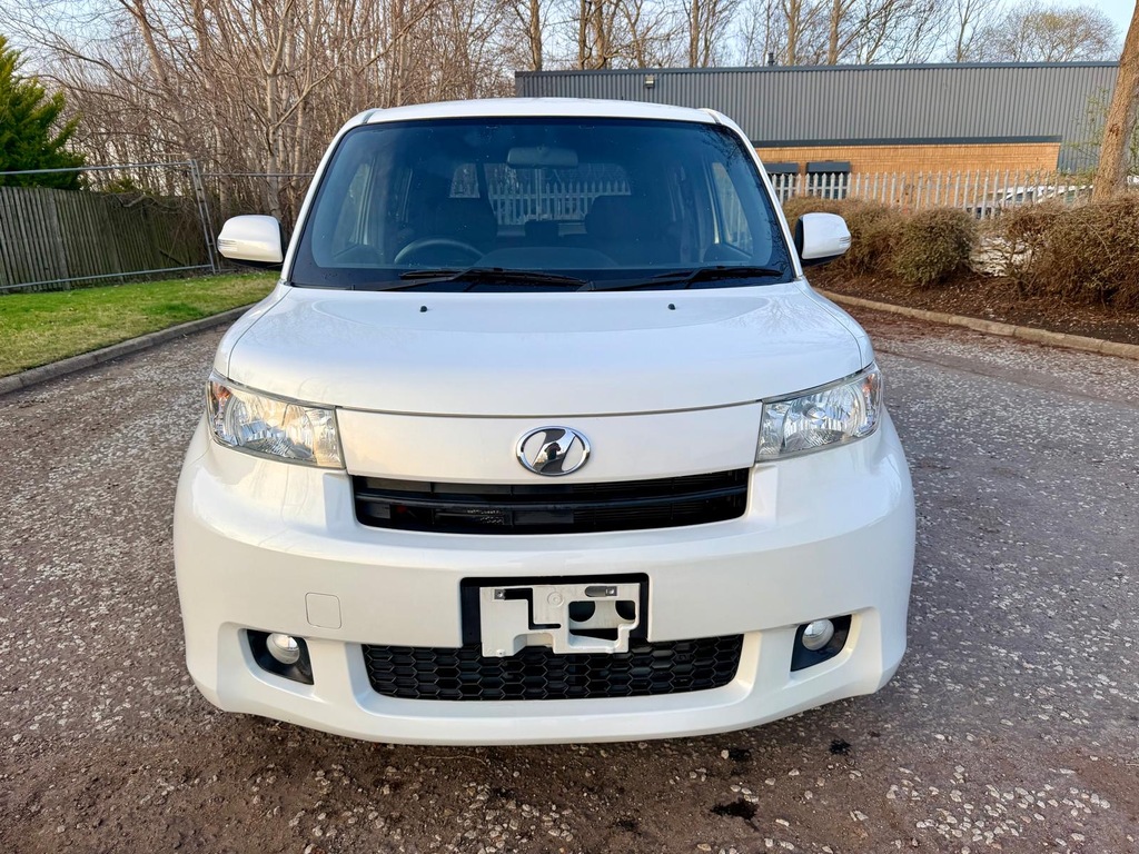 Toyota bB Fresh Import 1.5 Hatchback 4.5 White #2
