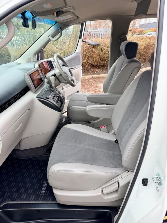 Nissan Elgrand Highway Star Blue #14