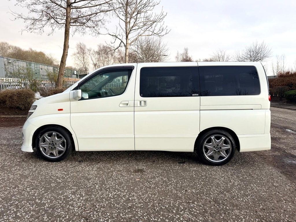 Nissan Elgrand Highway Star Blue #7