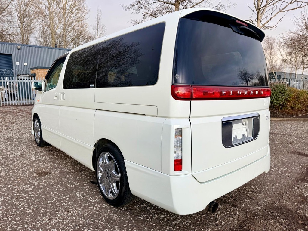 Nissan Elgrand Highway Star Blue #4