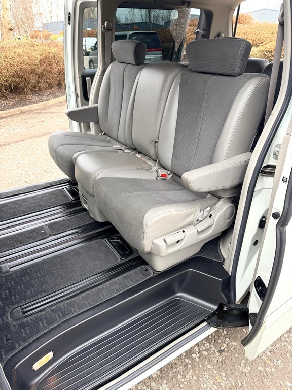 Nissan Elgrand Highway Star Blue #15